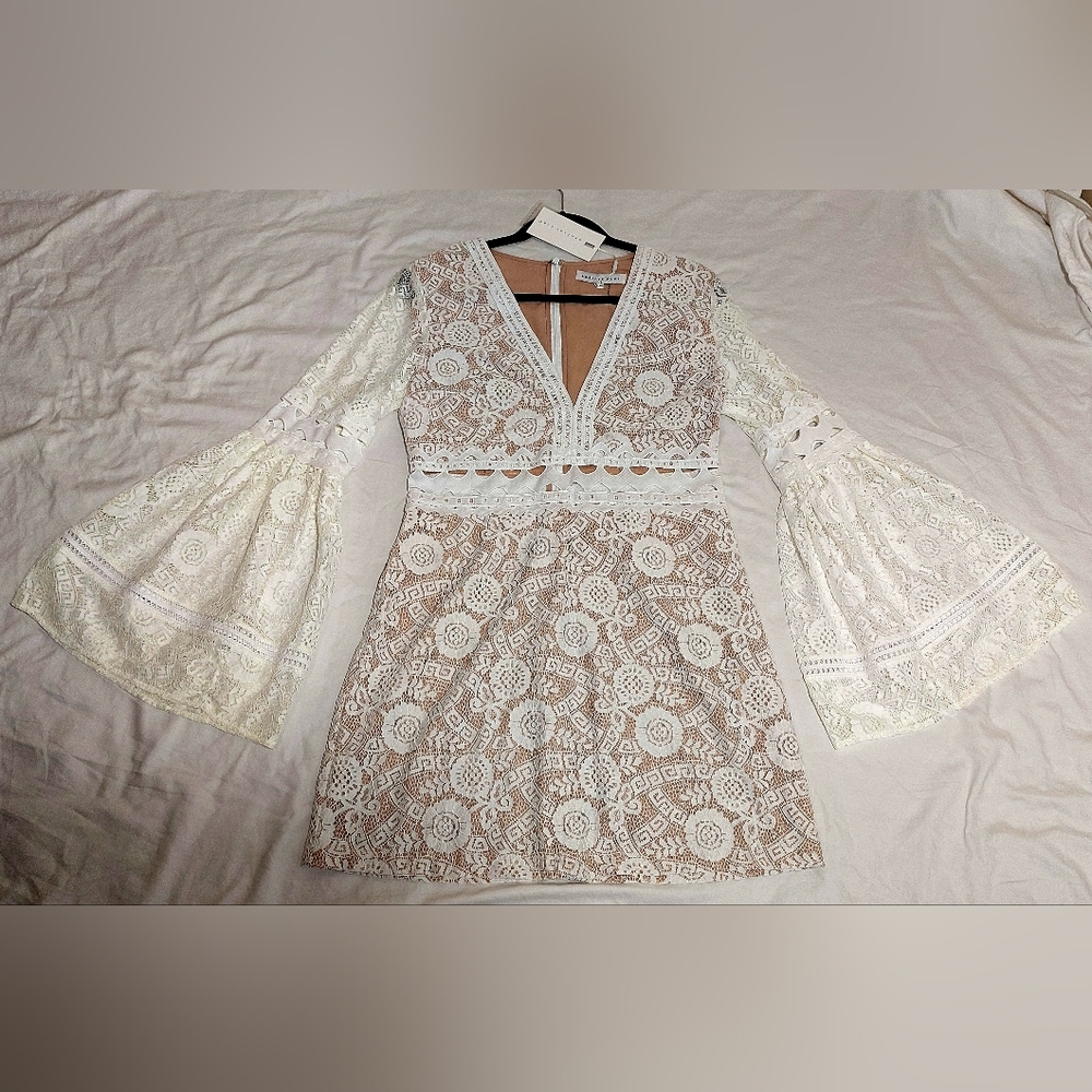 NWT Endless Rose lace v-neck bell sleeve dress size L
